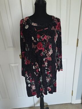 torrid Black Floral Swing Tunic with Red Rose Print